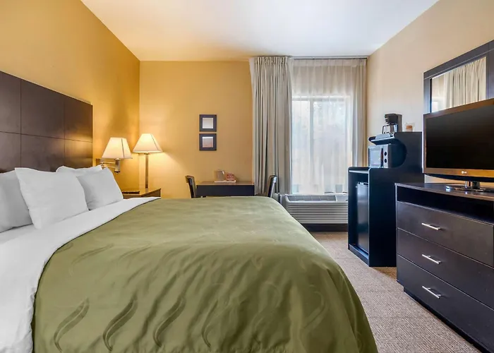 Quality Inn & Suites Lenexa Kansas City