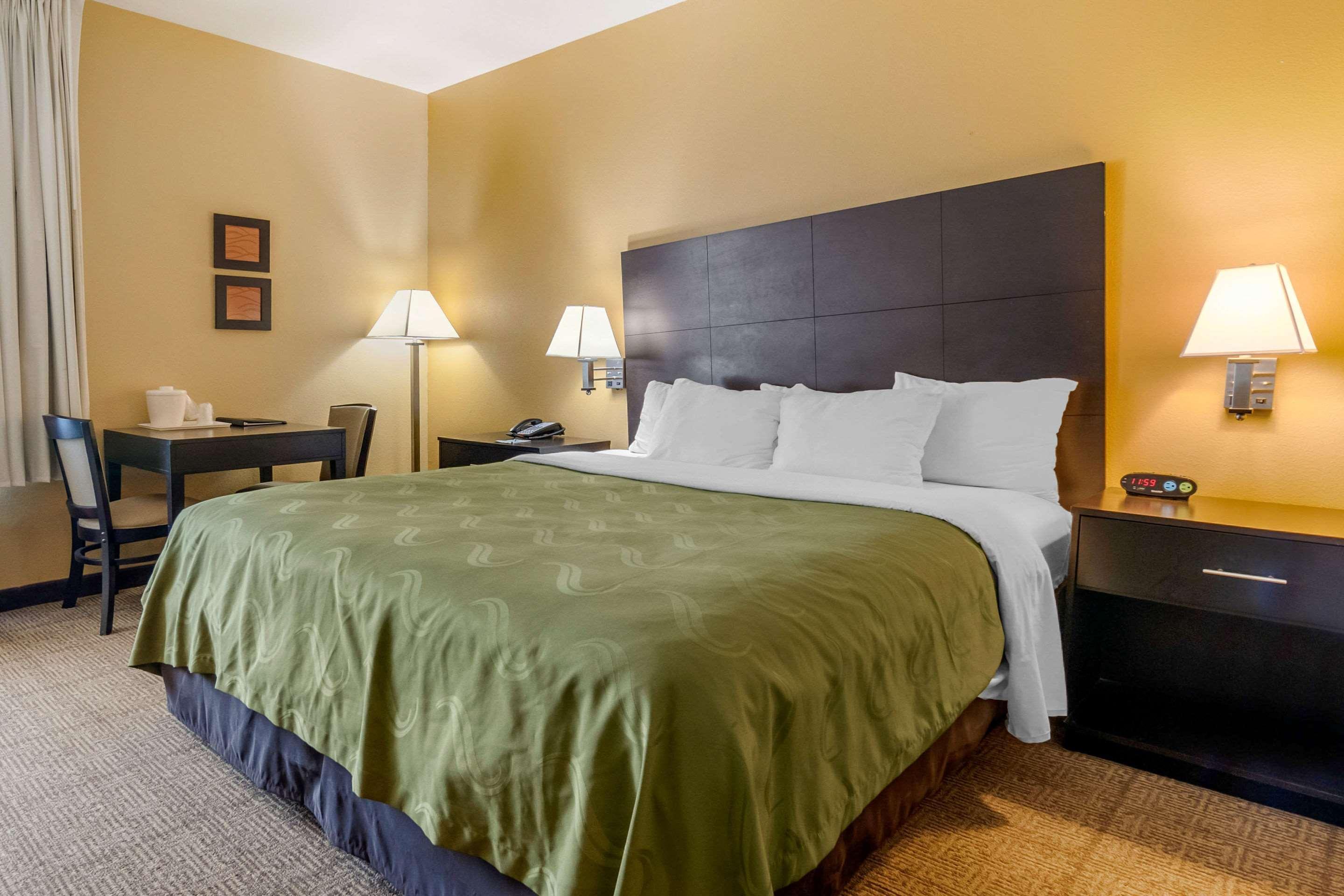 Hotel Quality & Kansas 2*