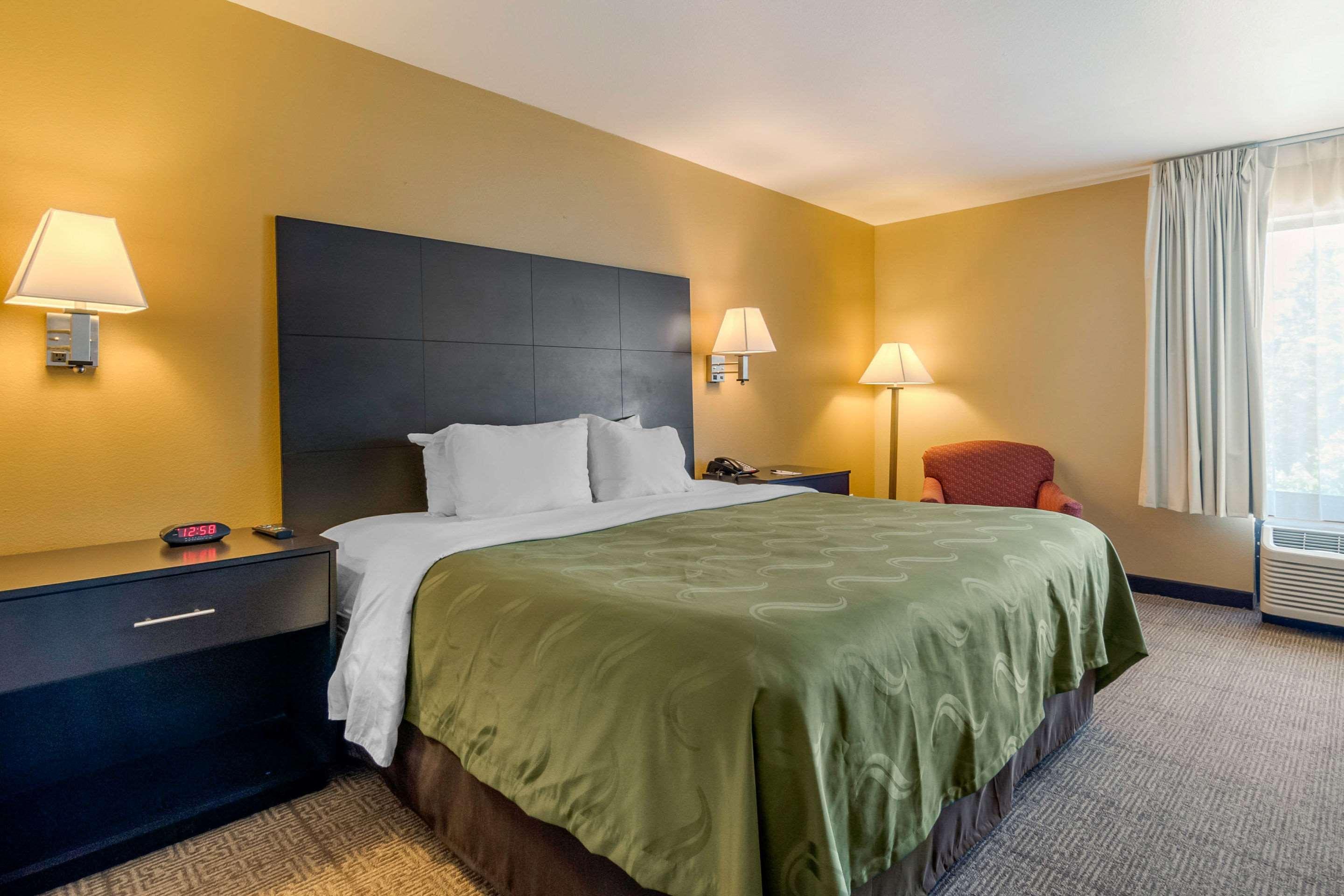 Quality & Kansas Hotel 2*
