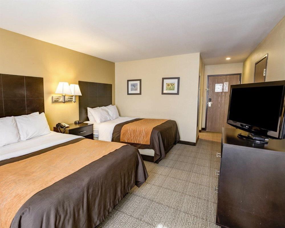 Quality & Kansas 2* Lenexa