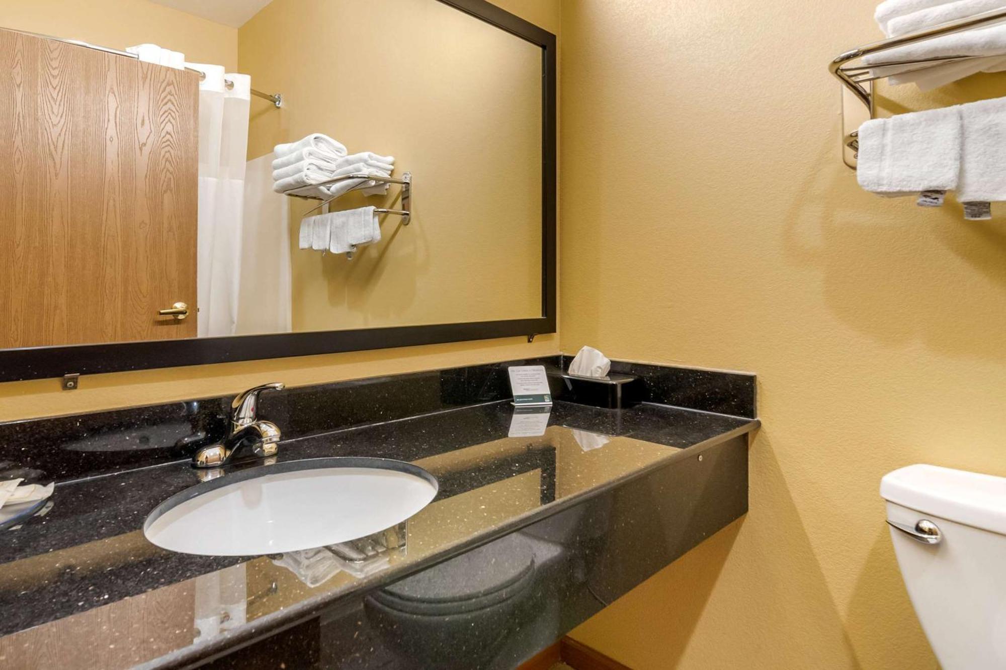 Hotel Quality & Kansas Lenexa