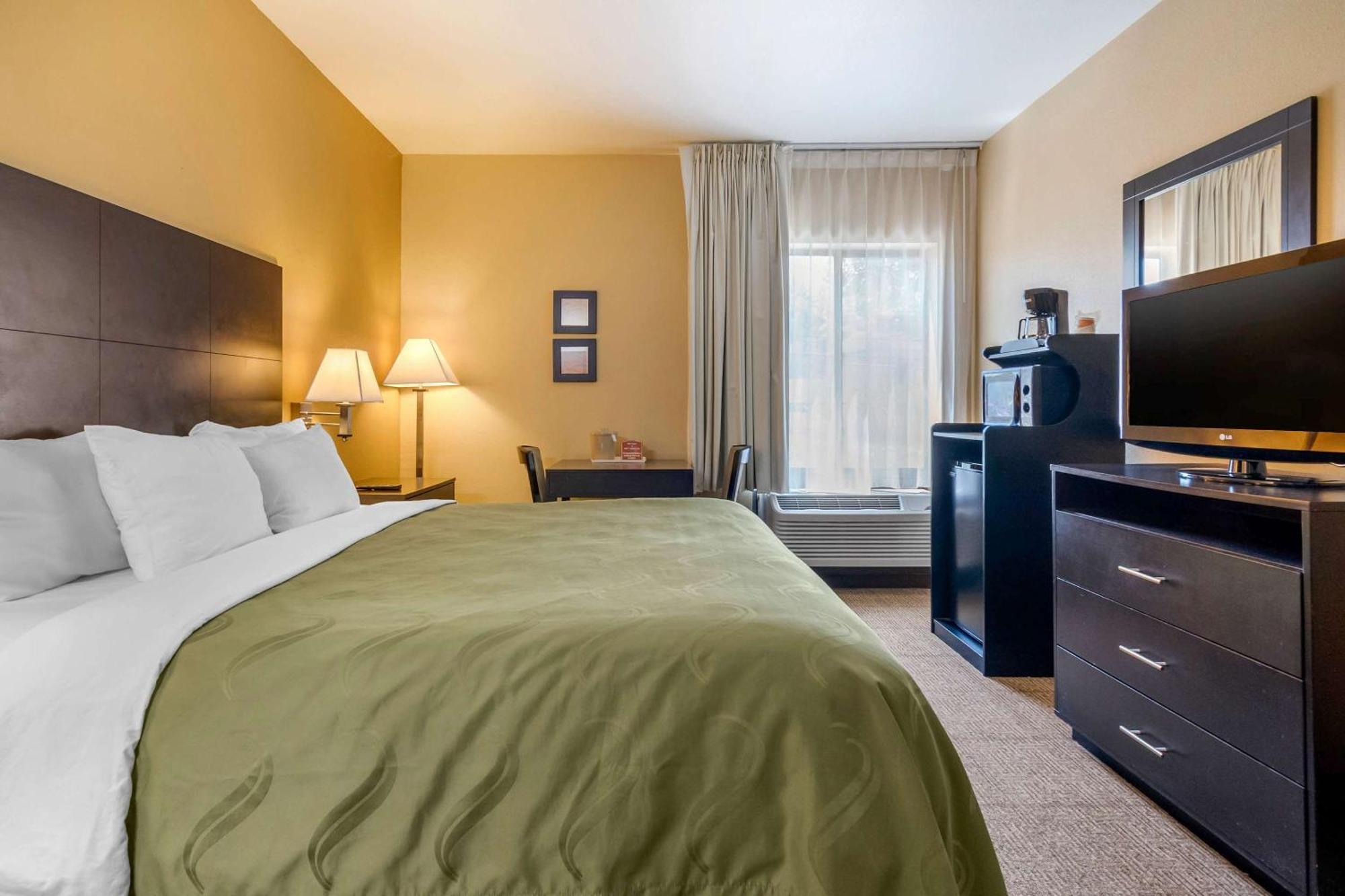Hotel Quality & Kansas