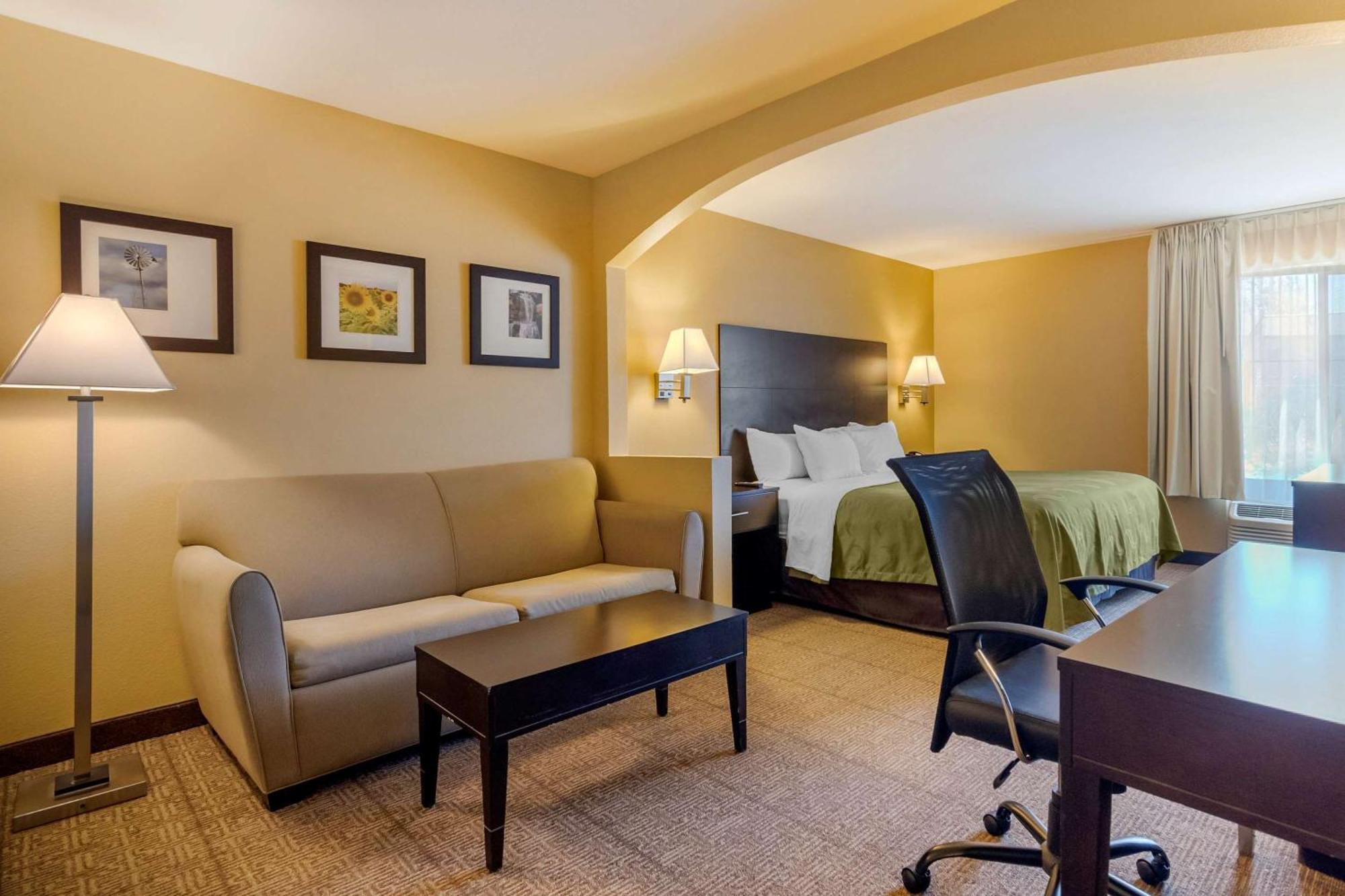 Quality & Kansas Hotel 2*