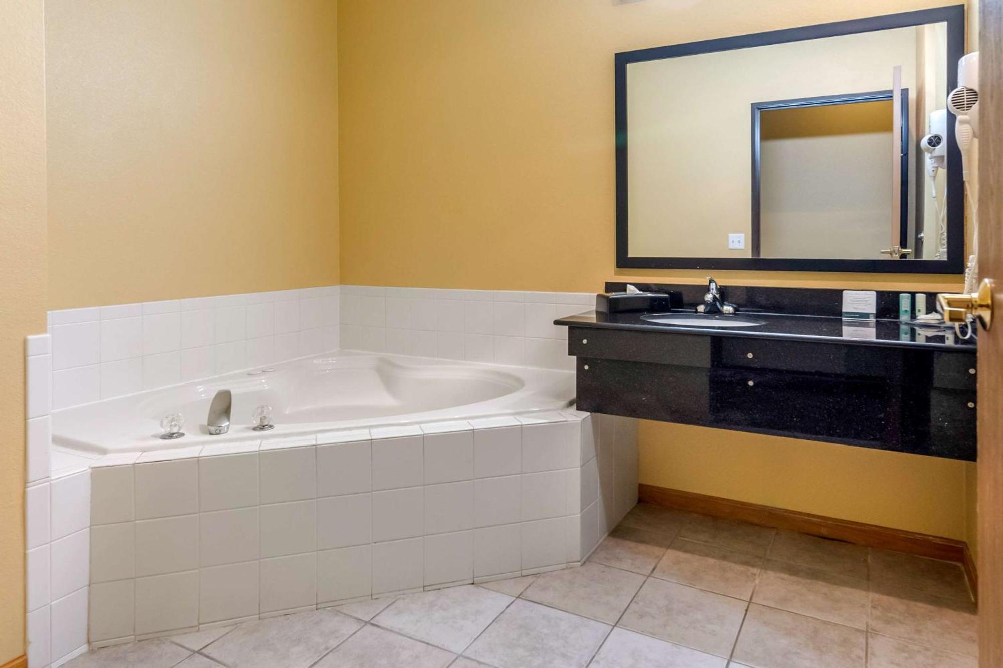 Hotel Quality & Kansas Lenexa